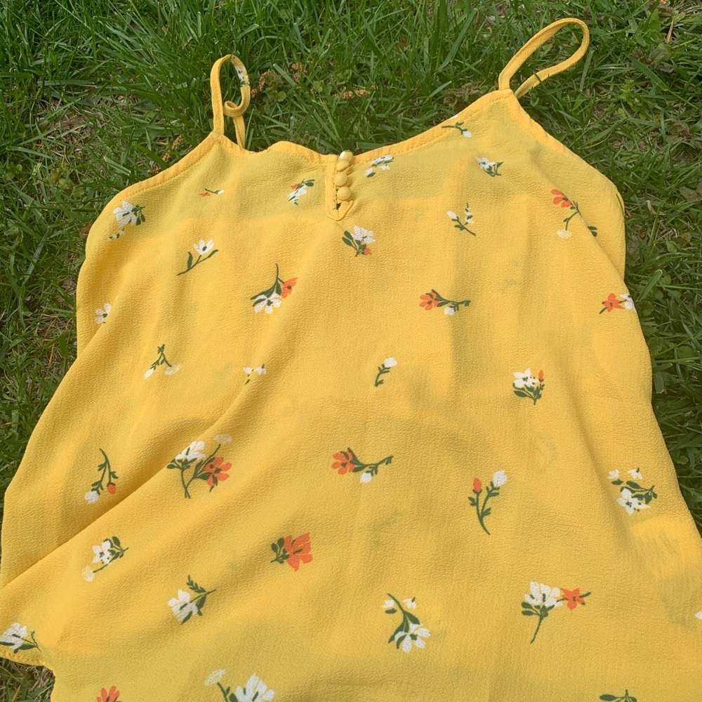 Pink rose size small yellow tank